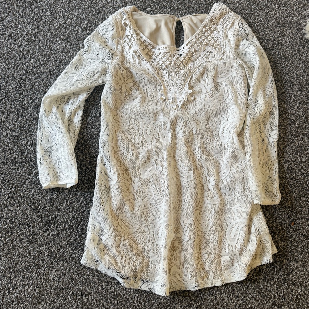 Elegant Lace Women's Top by Lush